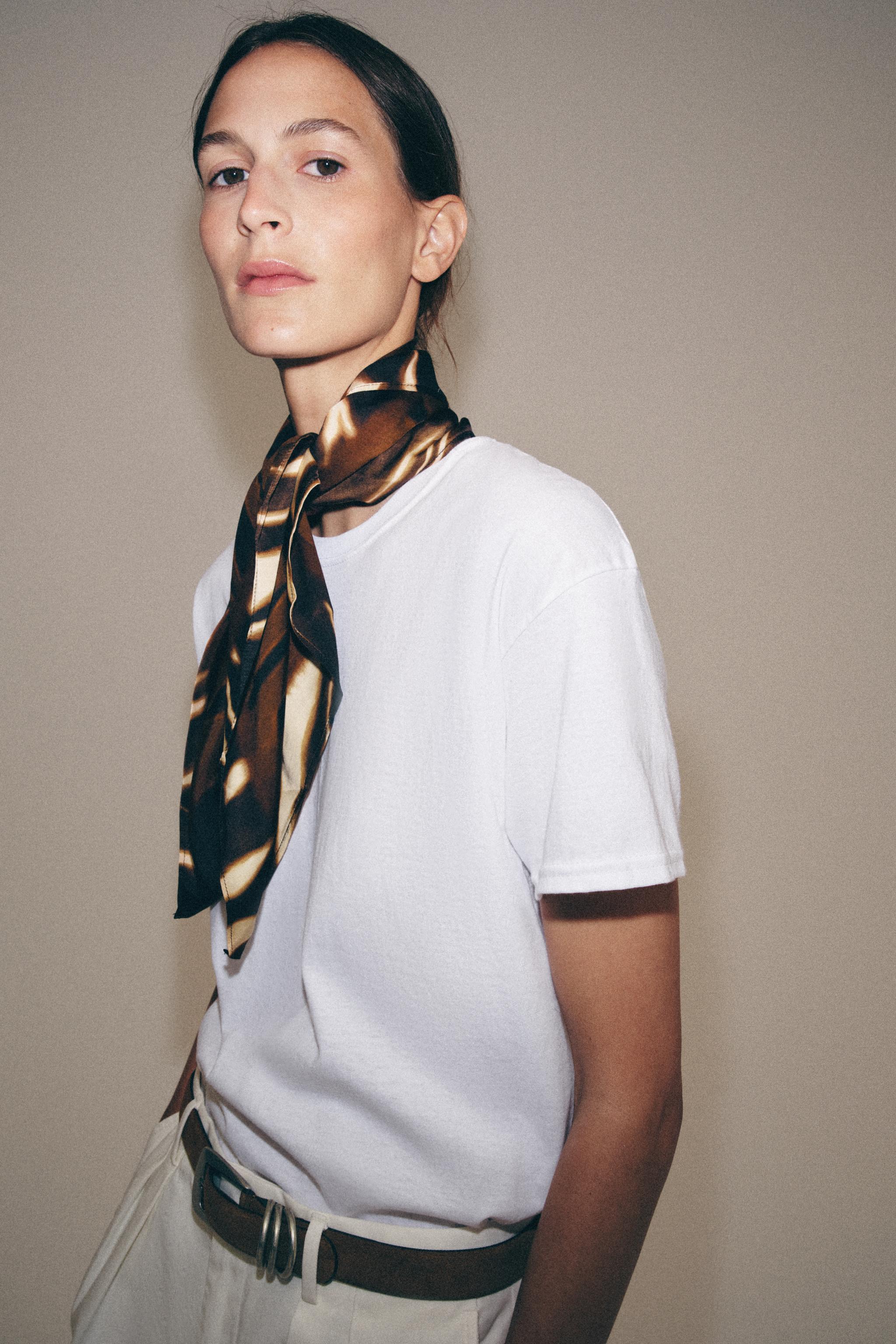 100% VISCOSE ANIMAL PRINT SCARF